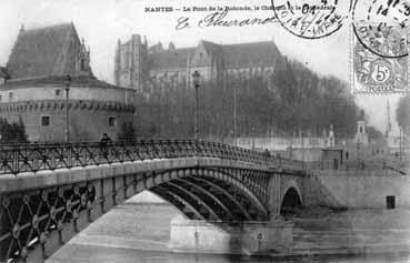 Iconographie - Le pont de la Rotonde, le Château et la Cathédrale