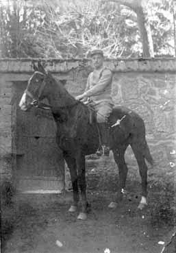 Iconographie - François Gallais militaire posant à cheval