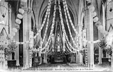 Iconographie - Intérieur de l'église de le jour de la Fête-Dieu