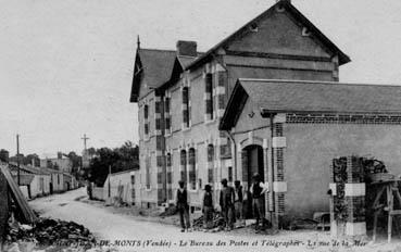 Iconographie - Le bureau des Postes et Télégraphes - la rue de la Mer