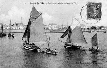 Iconographie - Bateaux de pêche sortant du port