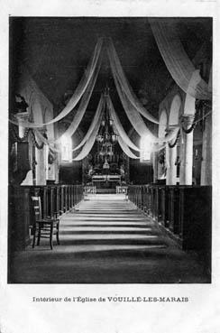 Iconographie - Intérieur de l'église de Vouillé-les-Marais