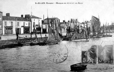 Iconographie - Barques de pêche et les quais