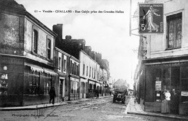 Iconographie - Rue Gobin prise des Grandes Halles