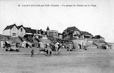 Iconographie - Un groupe de chalets sur la plage