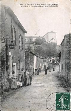 Iconographie - Une rue d'Equebouille et ses habitants