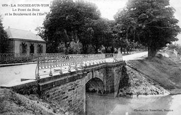 Iconographie - Le pont de bois et le boulevard de l'Est