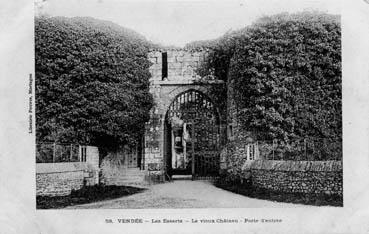 Iconographie - Le vieux château - Porte d'entrée