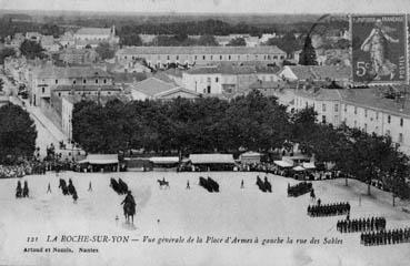 Iconographie - Vue générale de la place d'Armes