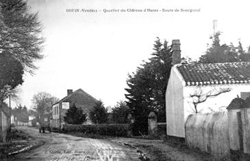 Iconographie - Eglise du XIIe siècle - Façade fortifiée du XVe siècle