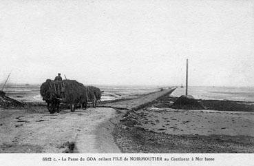 Iconographie - Le passage du Goa reliant l'île de Noirmoutier au continent à mer basse