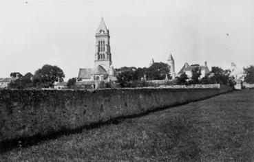 Iconographie - L'église et la château vus de l'Est