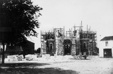 Iconographie - Construction de l'église le 30 mai 1900