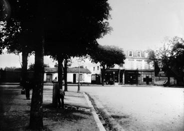 Iconographie - Magasin Grande Epicerie de l'Ouest - rue Gambetta