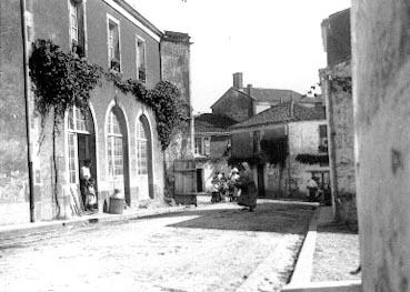 Iconographie - Une rue de l'Hermenault