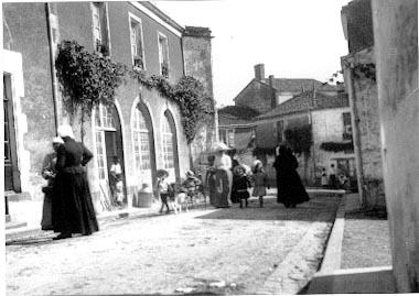 Iconographie - Une rue de l'Hermenault