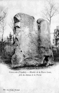 Iconographie - Menhir de la Pierre levée, près du château de la Verrie