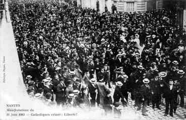 Iconographie - Manifestation du 14 juin 1903 - Catholiques criant : liberté !
