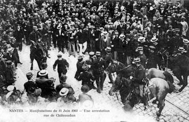Iconographie - Manifestation du 14 juin 1903 -  Une arrrestation rue de Châteaudin