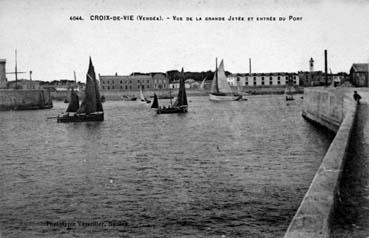 Iconographie - Vue de la grande jetée et entrée du port