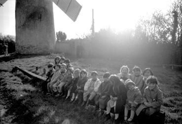 Iconographie - Visite du moulin de Rairé, à Sallertaine, par "La Grouaïe"