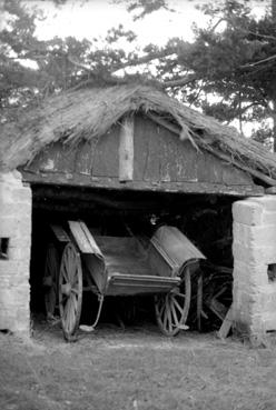 Iconographie - Ferme du Céton, hangar à voitures