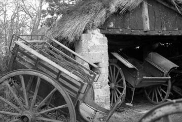 Iconographie - Ferme du Céton, hangar aux voitures