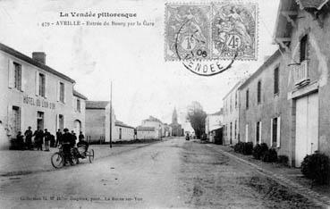 Iconographie - Entrée du bourg par la gare