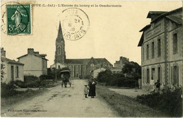 Iconographie - L'entrée du bourg et la gendarmerie
