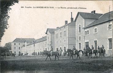 Iconographie - Le haras - Promenade d'éatlons