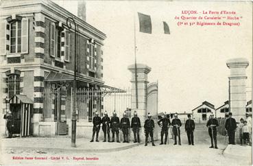 Iconographie - La porte d'entrée du quartier de Cavalerie Hoche