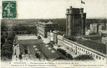 Iconographie - Vue panoramique du château - Le pavillon du roi et les casemates