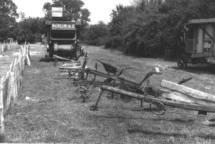 Iconographie - Exposition de matériel agricole, terrain de La Foudrière