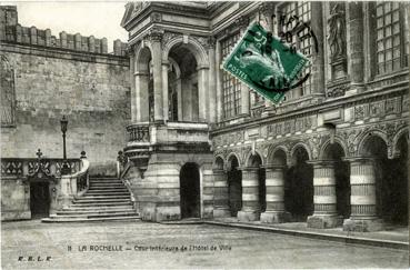 Iconographie - Cour intérieure de l'hôtel de Ville