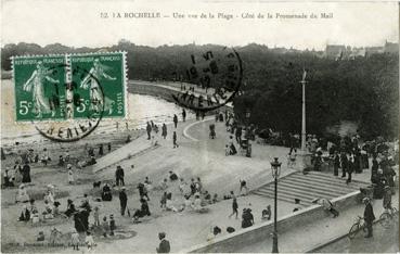 Iconographie - Une vue de la plage - Côté de la promenade du Mail