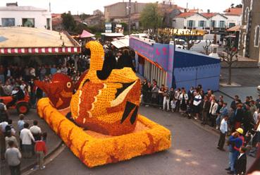 Iconographie - Fête des tulipes, un char