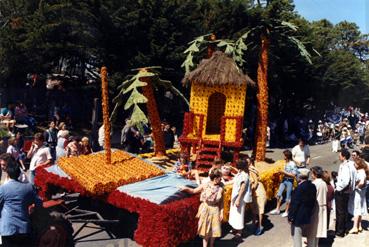 Iconographie - La fête des tulipes - Char "Le vent des îles"