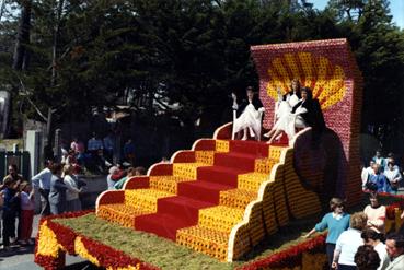 Iconographie - La fête des tulipes - Le char des Reines