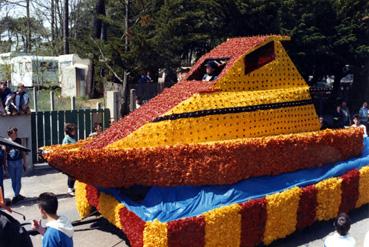 Iconographie - La fête des tulipes - Char "SOS vedette"