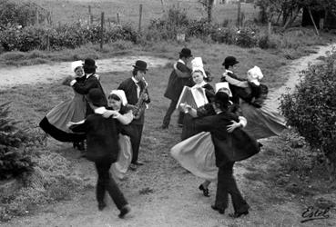 Iconographie - Folklore Vendéen - Les Plainauds de Charzais 