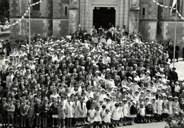 Iconographie - Consécration de l'église Saint-Sulpice - La foule