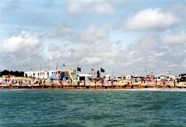 Iconographie - Planches à voile sur la plage