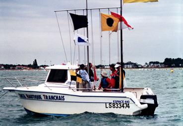 Iconographie - Le bateau sécurité du Centre nautique tranchais