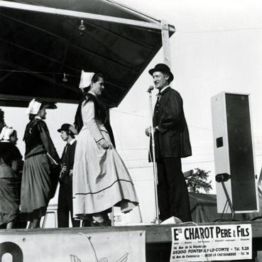 Iconographie - Les Plainauds de Charzais à la Foire aux chiens