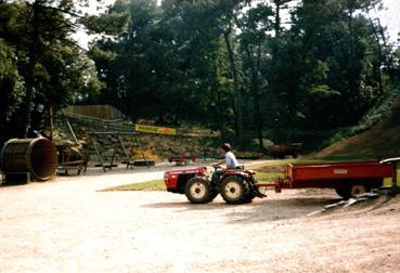 Iconographie - Les Floralies - Mini-tracteur en service