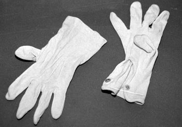 Iconographie - Paire de gants