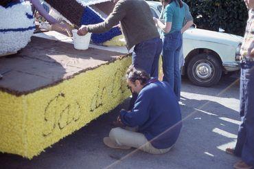 Iconographie - Fabrication d'un char pour le défilé-cavalcade de la Saint-Laurent 1977