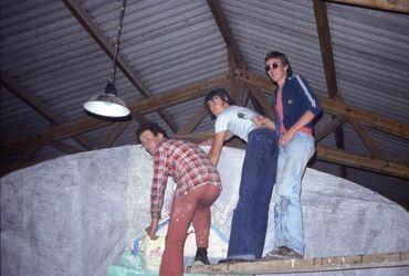 Iconographie - Fabrication d'un char pour le défilé-cavalcade de la Saint-Laurent 1977