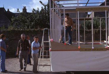 Iconographie - Fabrication d'un char pour le défilé-cavalcade de la Saint-Laurent 1977