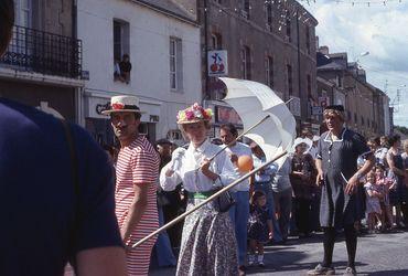 Iconographie - Défilé-cavalcade de la Saint-Laurent 1977